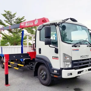 Xe tải Isuzu FRR650 4.5 tấn gắn cẩu Unic 3 tấn 5 khúc