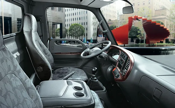 Xe tải Hyundai W750L tải trọng 3.5 tấn thùng kín 5m