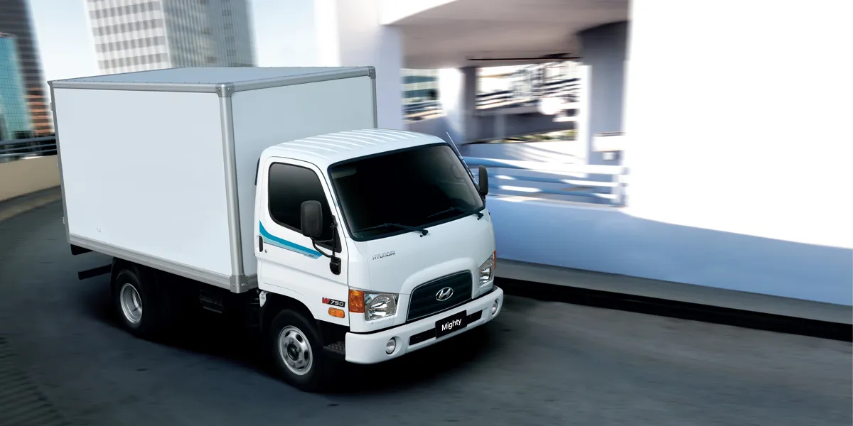 Xe tải Hyundai W750L tải trọng 3.5 tấn thùng kín 5m