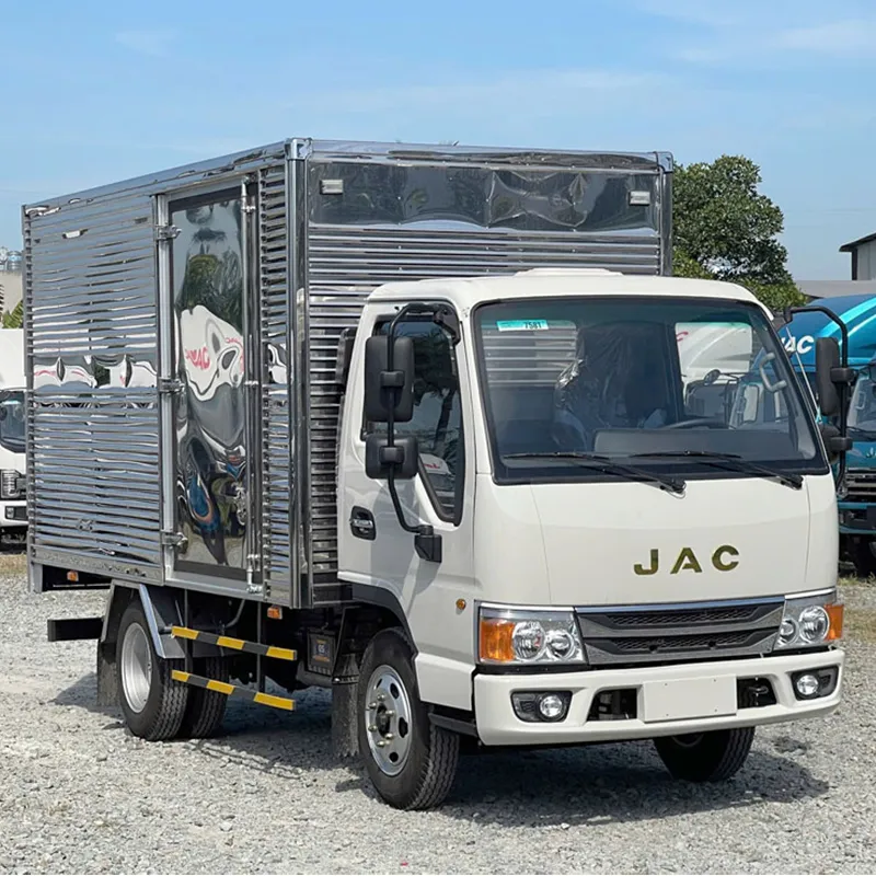 Xe tải Jac 2.35 tấn H250 Euro 5 thùng kín