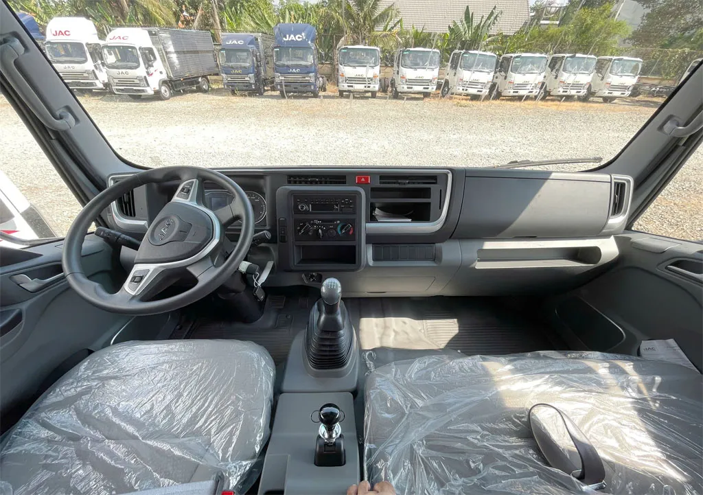 Xe tải JAC N900S Plus E5 tải trọng 9.1 tấn thùng khung mui