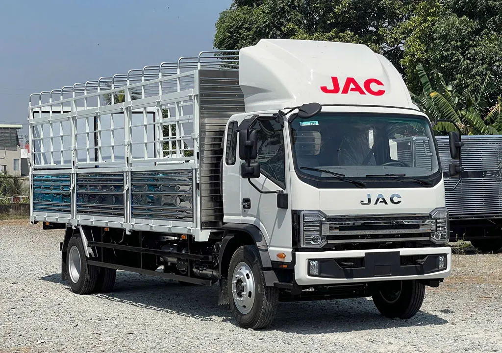 Xe tải JAC N900S Plus E5 tải trọng 9.1 tấn thùng khung mui